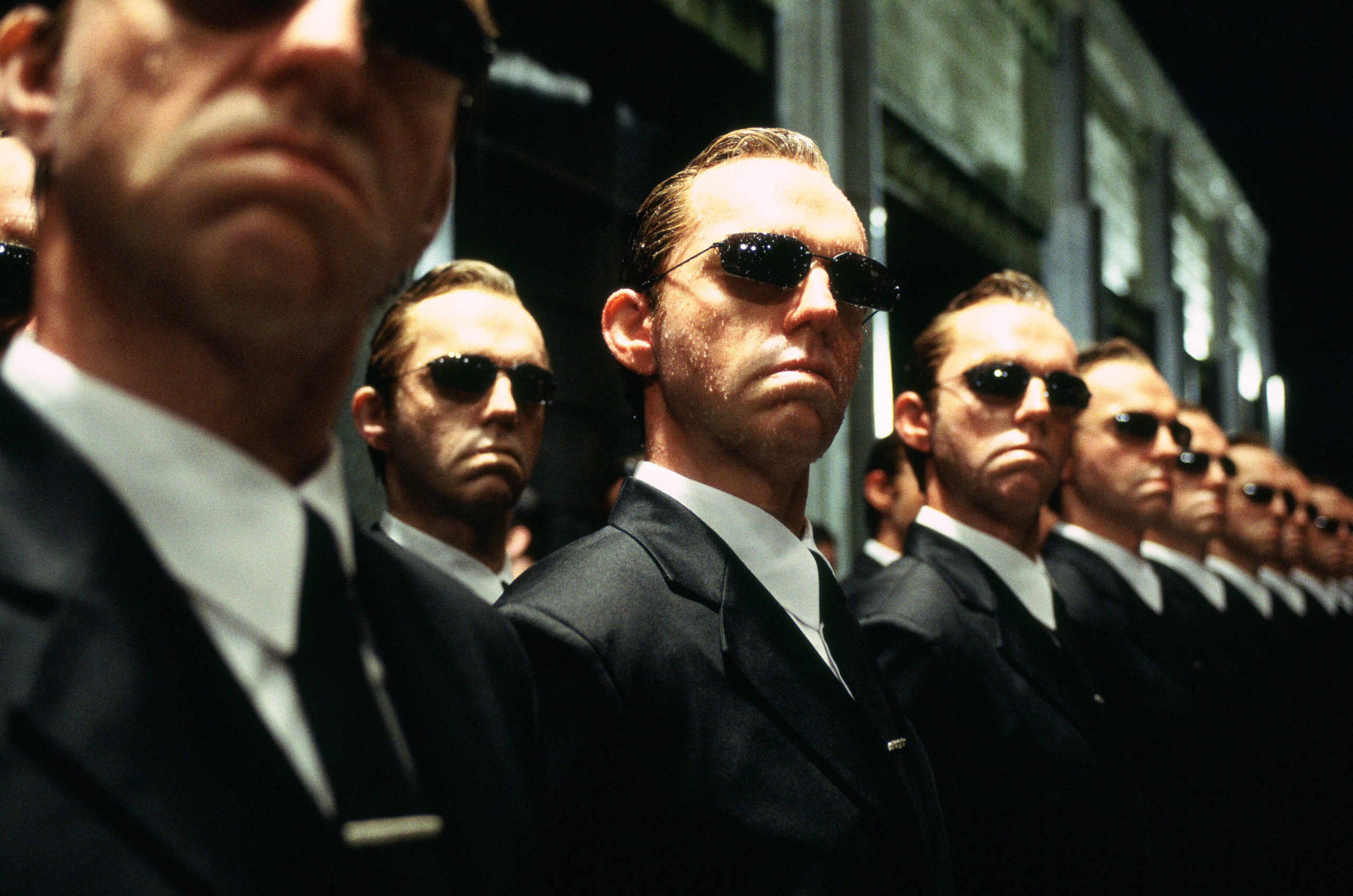 Programlardaki Çakışmalar Hugo Weaving’in Ajan Smith Olarak Dönüşünü Engelledi Programlardaki Çakışmalar Hugo Weaving’in Ajan Smith Olarak Dönüşünü Engelledi