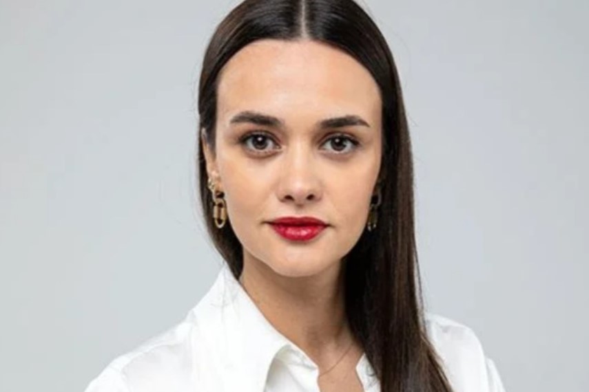 Hande SoralHande Soral Hande SoralHande Soral