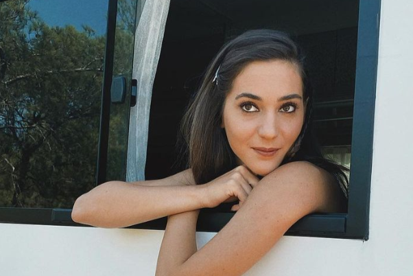 Melisa BerberoğluMelisa Berberoğlu Melisa BerberoğluMelisa Berberoğlu