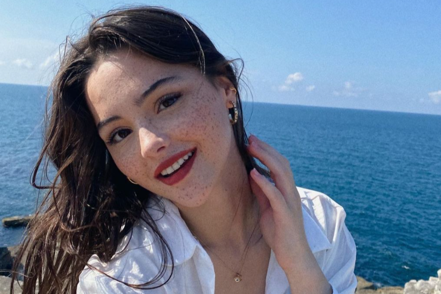 Derya Pınar Ak nereden mezun?