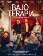 Bajo terapia (2023) afişi