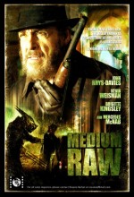 Medium Raw (2009) afişi