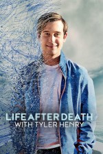 Tyler Henry ile Ölümden Sonra Yaşam (2022) afişi