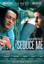 Zapelji me (2013) afişi