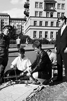 Berlin Um Die Ecke (1965) afişi