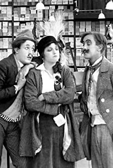 Giving Them Fits (1915) afişi