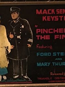 Pinched In The Finish (1917) afişi