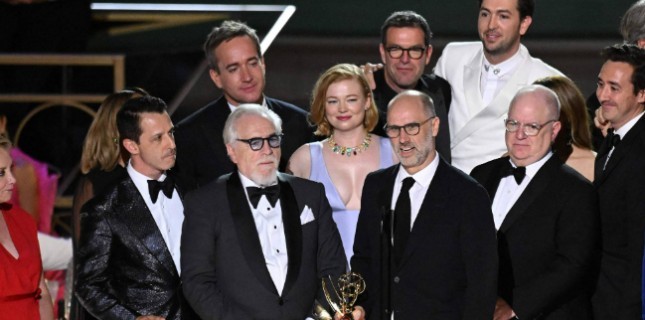 2022 Emmy Ödülleri Sahiplerini Buldu!