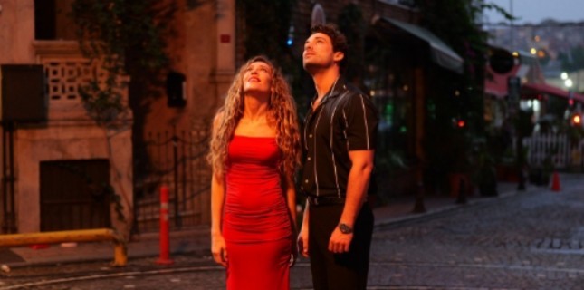 Sinem Kobal ve Alp Navruz'un Yeni Filmi 