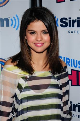 Selena Gomez Fotoğrafları 3874
