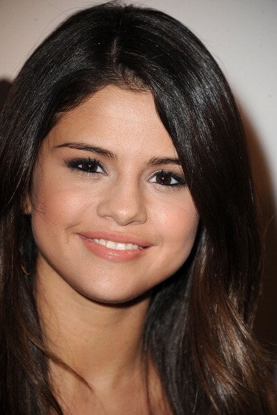 Selena Gomez Fotoğrafları 3715