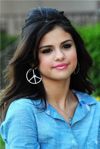Selena Gomez Fotoğrafları 3728