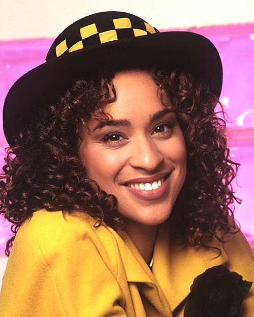 Karyn Parsons Fotoğrafları 1