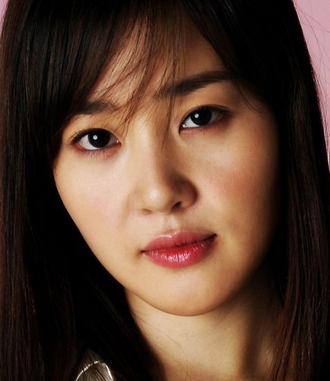 Uhm Ji-won Fotoğrafları 7