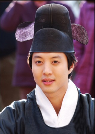 Lee Dong-gun fotoğrafı