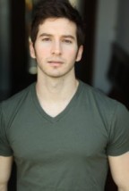 Garrett Hines Fotoğrafı