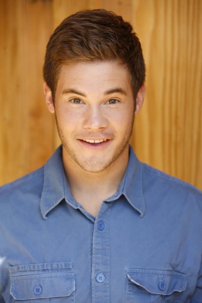 Adam Devine Fotoğrafları 1