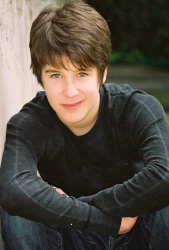 Devon Werkheiser Fotoğrafları 13