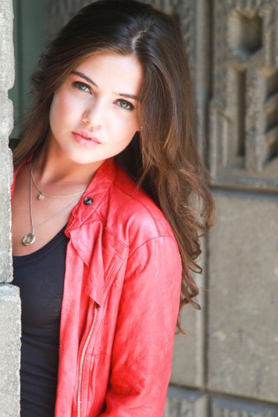 Danielle Campbell Fotoğrafı