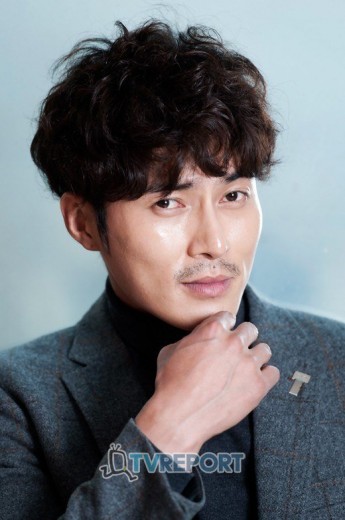 Jo Dong-hyuk fotoğrafı