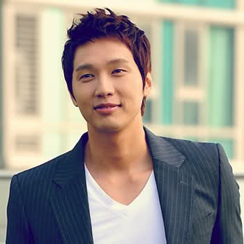 Ji Hyun-woo Fotoğrafı