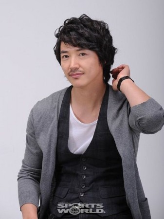 Yoon Sang-hyun Fotoğrafı