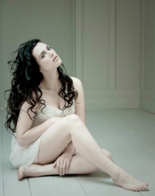 Katie McGrath Fotoğrafları 109