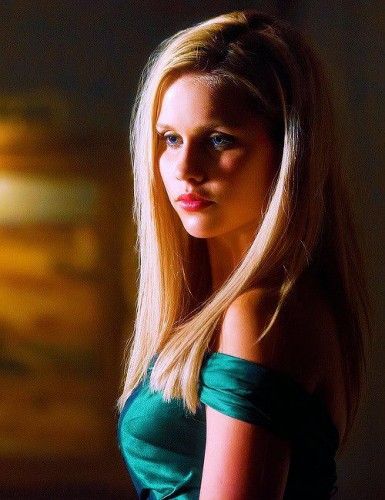 Claire Holt Fotoğrafı