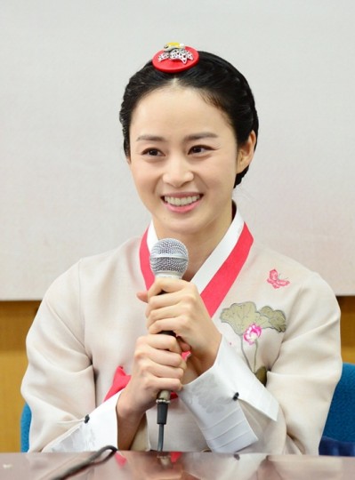 Kim Tae-hee Fotoğrafı