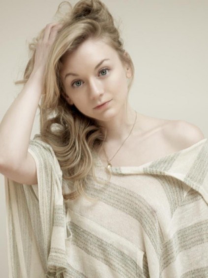 Emily Kinney Fotoğrafları 2