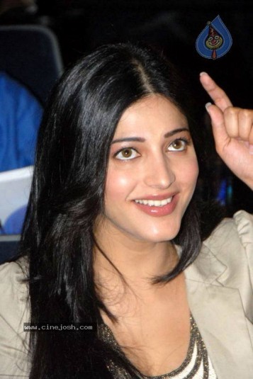 Shruti K. Haasan Fotoğrafı