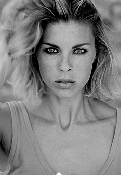 Martina Colombari Fotoğrafı