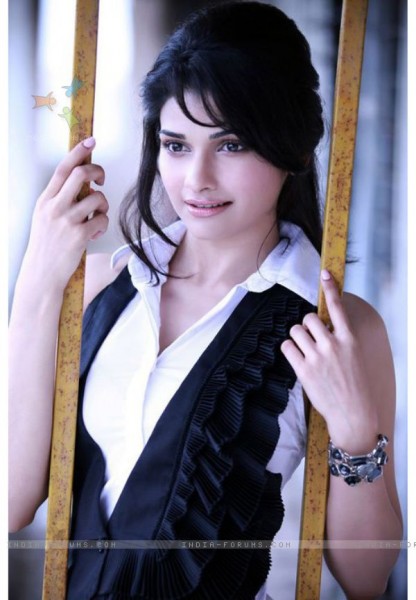 Prachi Desai Fotoğrafı
