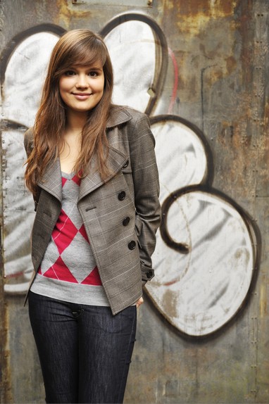 Emilia Schüle Fotoğrafı