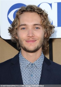 Toby Regbo Fotoğrafları 49