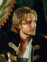 Toby Regbo Fotoğrafları 91