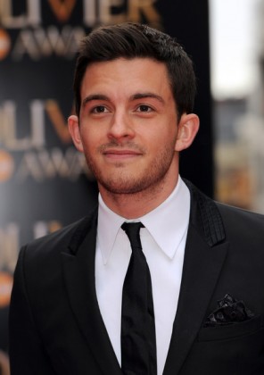 Jonathan Bailey Fotoğrafı
