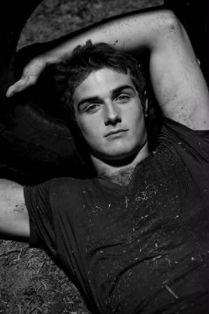 Beau Mirchoff Fotoğrafları 10