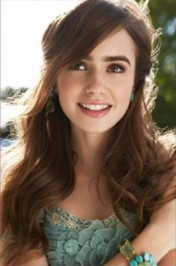 Lily Collins Fotoğrafı