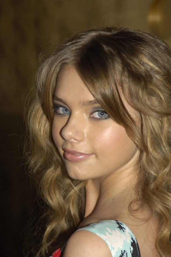 Indiana Evans Fotoğrafları 6