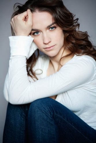 Melanie Scrofano Fotoğrafı