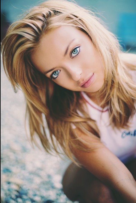 Francesca Eastwood Fotoğrafı