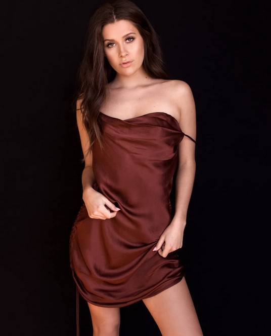 Natasha Calis Fotoğrafı