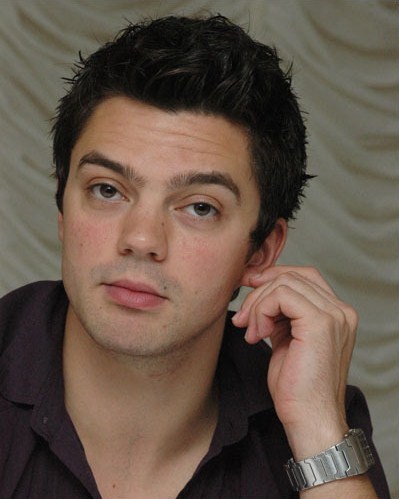 Dominic Cooper Fotoğrafları 12