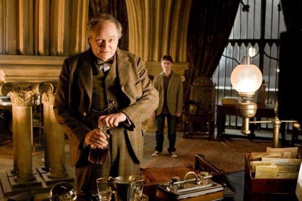 Jim Broadbent Fotoğrafları 66