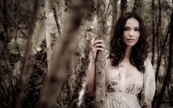 Lesley-Ann Brandt Fotoğrafları 13