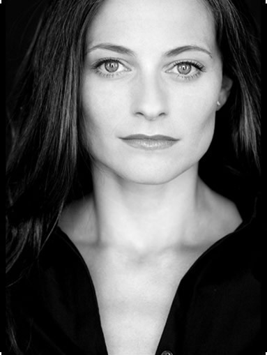 Lara Pulver Fotoğrafları 9