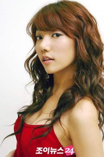 Lee Chae-Young Fotoğrafı