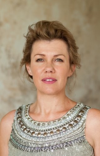 Robyn Malcolm Fotoğrafı