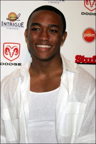 Lee Thompson Young Fotoğrafları 4